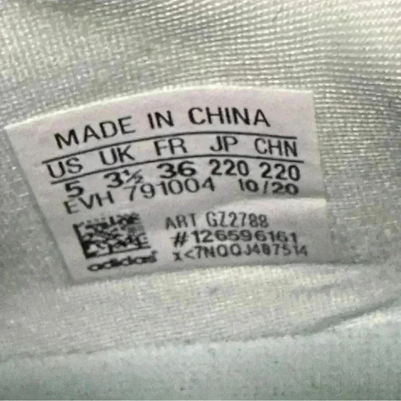 Womens Adidas Originals Ozweego Dash Green Athletic Shoes Size 5 GZ2788 - Picture 3 of 10